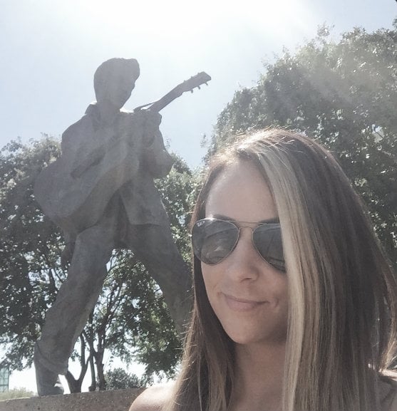 Emma posted this photo of her next to a statue of Elvis Presley just hours before SmackDown Live (image: twitter)