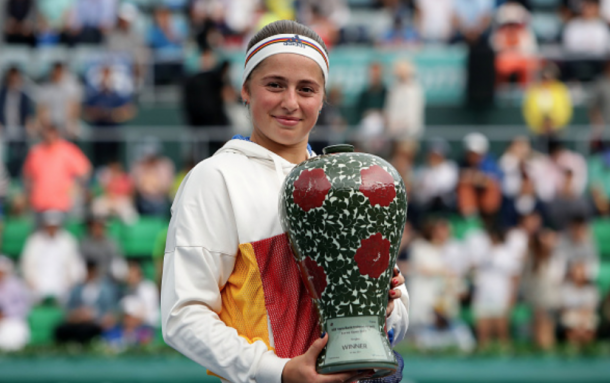 Ostapenko with her Korea Open title (Chung Sung-Jun/Getty Images)