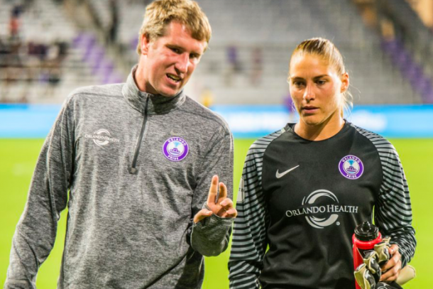 Goalkeeper Aubrey Bledsoe getting advice from coaching staff | Source: Carlos Romero - The Mane Land