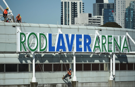 Workers putting the final touches on Rod Laver Arena for the 2018 Australian Open (Quinn Rooney/Getty Images)