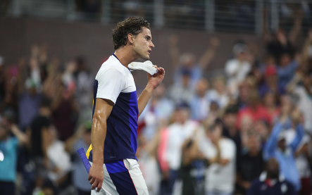 A dejected Thiem reacts after throwing away a two sets to love lead against an ill-ridden del Potro in the fourth round of the US Open (Tim Clayton/Corbis/Getty Images)