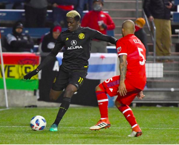 Gyasi Zardes crosses a ball into the box against the Chicago Fire. | Photo: Columbus Crew SC on Twitter