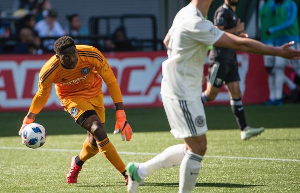 Sean Johnson staring play from the back. | Photo: Troy Wayrynen-USA TODAY Sports