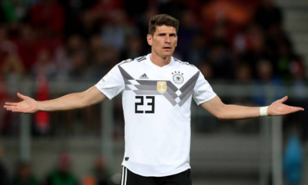 Mario Gomez narrowly misses out on a chance to secure a goal (Photo by Alexander Hassenstein/Bongarts/Getty Images)