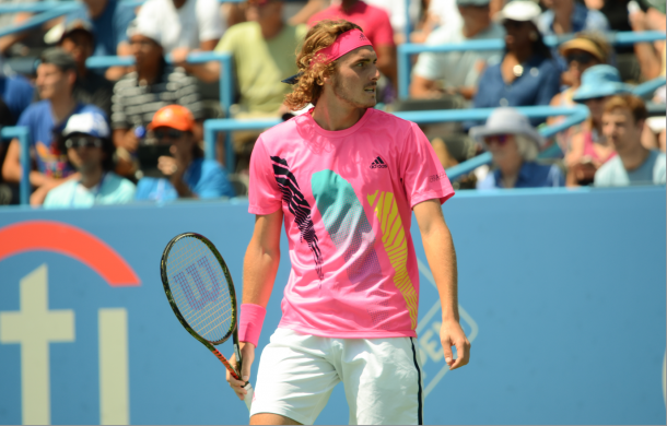 Stefanos Tsitsipas just could not get going today and reacted in frustration often (Noel Alberto/VAVEL USA)