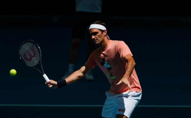 Federer pracitcing ahead of the Australian Open (Chaz Niall/Getty Images)