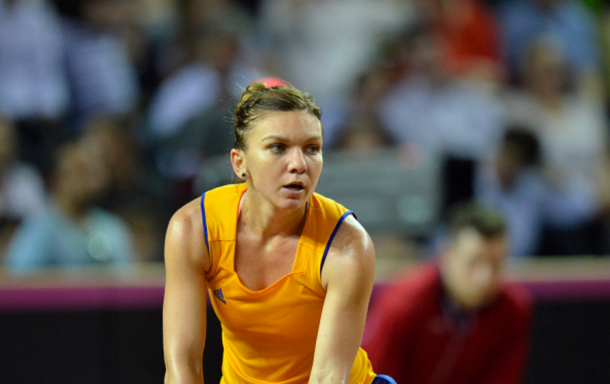 Simona Halep during a Fed Cup match in April 2016 | Photo: NurPhoto / NurPhoto 