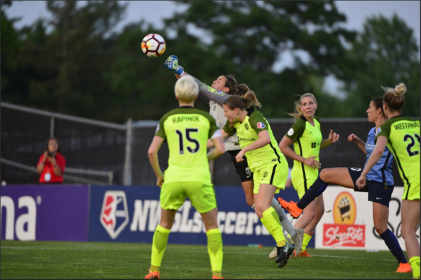 Lydia Williams kept Sky Blue off the score sheet yet again. | Photo: Seattle Reign FC via isiphotos.com