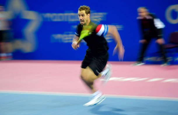 Richard Gasquet chases down a shot (photo: opensuddefrance) 