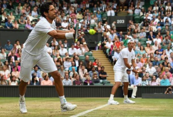 Lukas Kubot and Marcelo Melo during the Wimbledon final (Photo: Shaun Botterill/Getty Images)