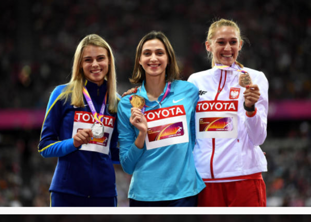 The three medalists Maria Lasitskene, Yulia Levchenko and Kamila Licwinko celebrate with their medals (Photo: Matthias Gangster/Getty Images) 