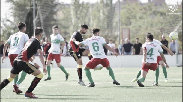 El Trival Valderas empató esta jornada en el Ernesto Cotorruelo contra el Rayo Vallecano B. Fotografía: Twitter del Rayo Vallecano.