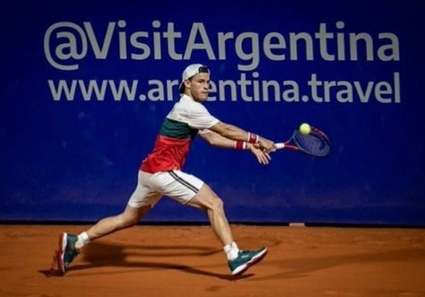 Diego Schwartzman, integrante del equipo argentino en la ATP Cup, en su partido más reciente en el ATP 250 de Buenos Aires. Imagen: Infobae.