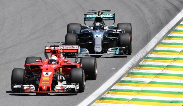 Vettel salía por poco delante de Bottas después de las paradas / Fuente: AFP