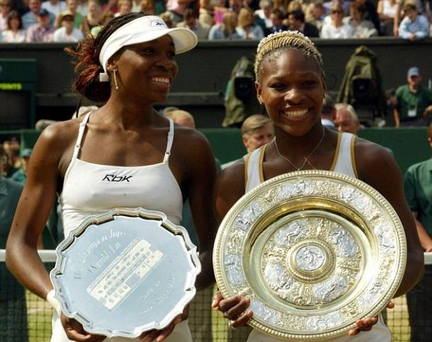 Serena (right) took the world number one ranking from sister Venus (left) when she won Wimbledon in 2002. Photo: EPA