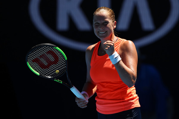 Shelby Rogers celebrates her win over Simona Halep | Photo: Clive Brunskill/Getty Images AsiaPac