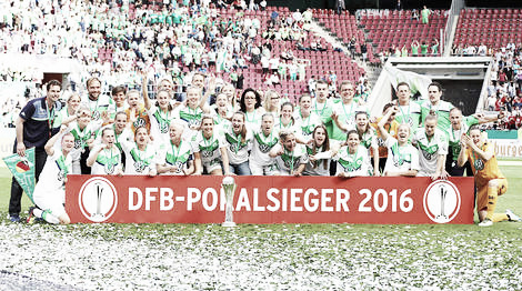 Wolfsburg celebrate on Saturday. | Image source: UEFA