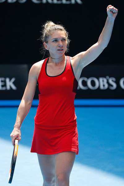 Simona Halep celebrates her win | Photo: Scott Barbour/Getty Images AsiaPac