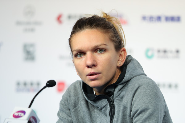 Simona Halep will be undoubtedly be disappointed about withdrawing from the WTA Finals | Photo: Lintao Zhang/Getty Images AsiaPac