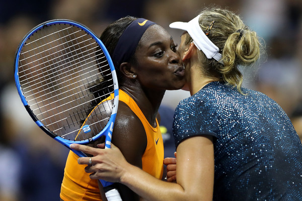 Stephens and Mertens met at the net for a warm embrace after the match | Photo: Matthew Stockman/Getty Images North America
