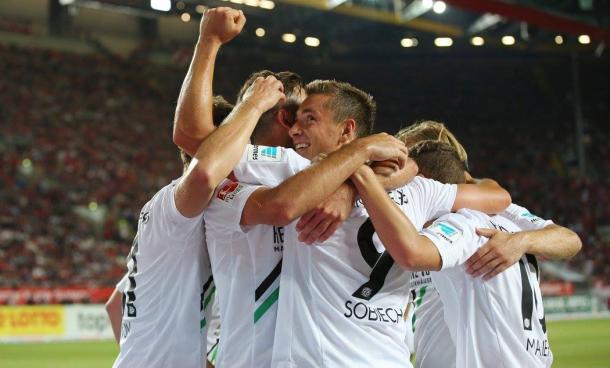 Hannover and Sobiech celebrate. | Image source: Hannover 96