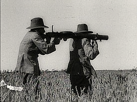 Soldados australianos con ametralladora, Fuente: Wikicommons