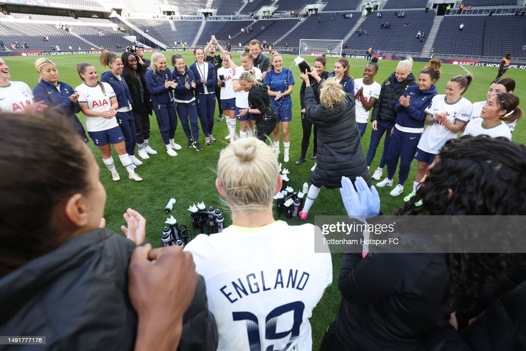 LONDON, ENGLAND - MAY 20: Tottenham Hotspur Women interim head coach Vicky Jepson talks to the players following the FA Women's Super League match between Tottenham Hotspur and Reading at Tottenham Hotspur Stadium on May 20, 2023 in London, England. (Photo by Tottenham Hotspur FC/Tottenham Hotspur FC via Getty Images)