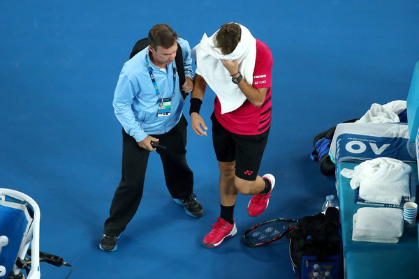 Wawrinka received a medical time-out during the match | Photo: Cameron Spencer/Getty Images AsiaPac