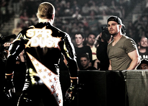 Stardust confronting Stephen Amell (image: tumblr.com)