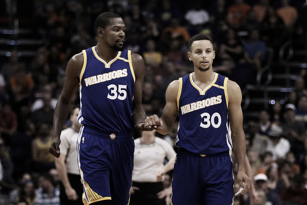 Durant y Curry forman una de las parejas más temidas de la liga