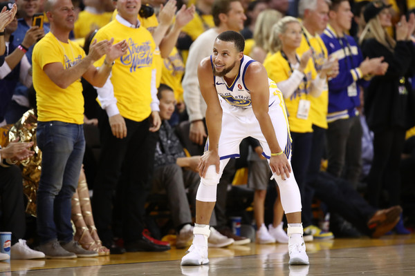 Steph Curry sigue siendo el alma de los Warriors. | Fotografía: Ezra Shaw / Getty Images