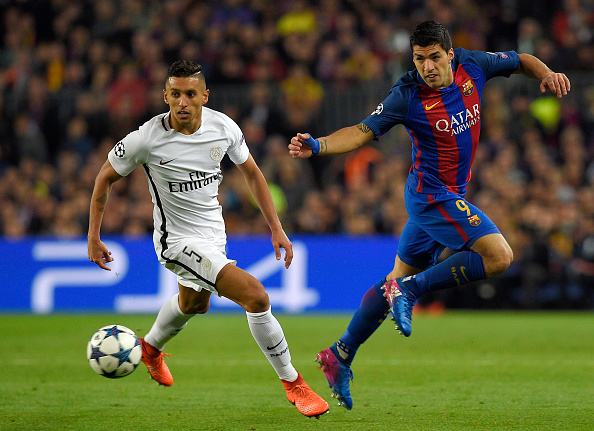 Suárez abriu contagem no começo da partida (Foto: Lluis Gene/AFP/Getty Images)