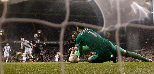 Subasic spills Lamela's shot into the net (photo: getty)