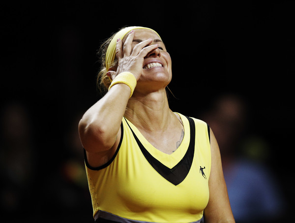 Svetlana Kuznetsova failed to serve out the set, but soon broke to win the set | Photo: Adam Pretty/Bongarts