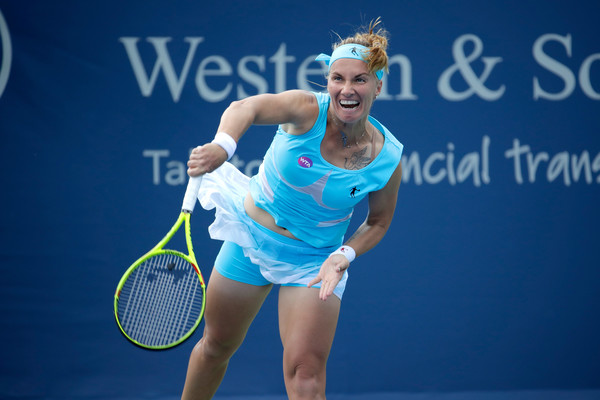 Svetlana Kuznetsova in action against Karolina Pliskova at the Cincinnati Masters last year | Photo: Andy Lyons/Getty Images North America