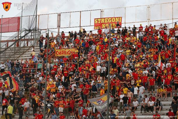 Los tifosi del Benevento desplazados a Perugia. / Foto: beneventocalcio.club