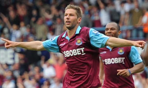 Thomas Hitzlsperger celebrates scoring the last time these two met. | Image source: The Guardian