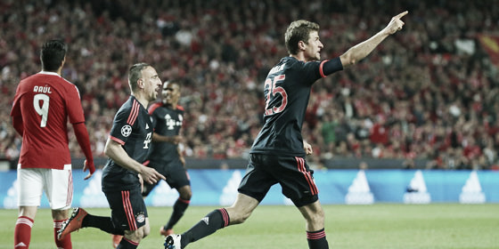 Bayern's man for all occasions celebrates his goal against Benfica. | Photo: kicker