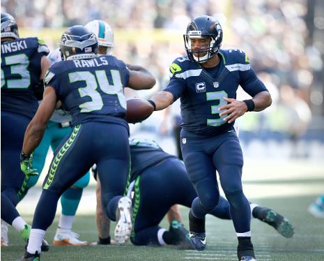 Thomas Rawls (34) will get his first start of the 2016 season against the Los Angeles Rams | Source: Otto Greule Jr - Getty Images