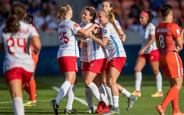 Taylor Comeau equalizes for Chicago | Photo: Chicago Red Stars
