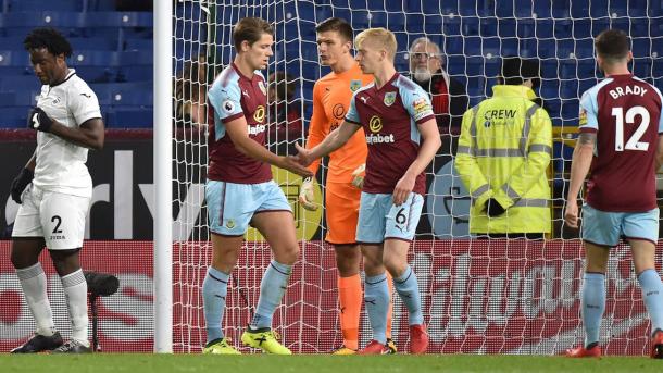 Tarkowski y Mee lograron consolidarse como zaga central de Burnley | Foto: Burnley.