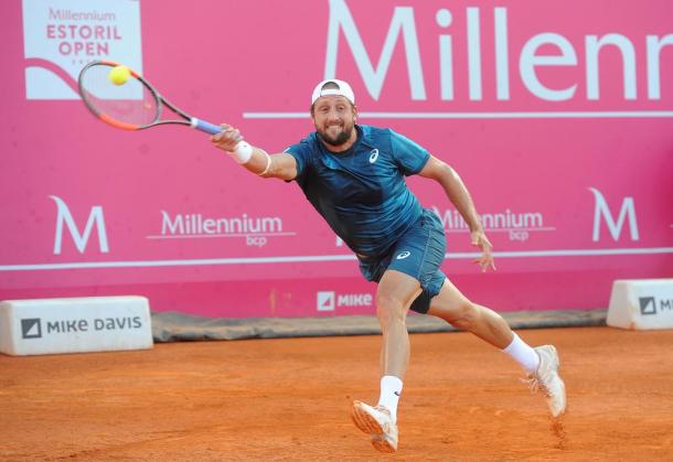 Tennys Sandgren playing against Frances Tiafoe at the Millennium Estoril Open (Photo by Millennium Estoril Open)