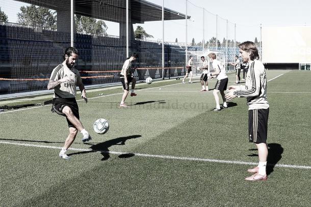 Entrenamiento con balón jugadores Real Madrid | Fuente: Real Madrid