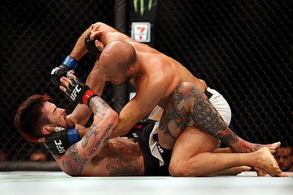 Bahadurzada gets the better of Thatch | Photo: Christian Petersen/Zuffa LLC