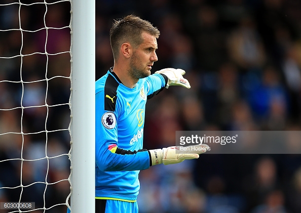 Tom Heaton directs his teammates (Photo: Getty Images)