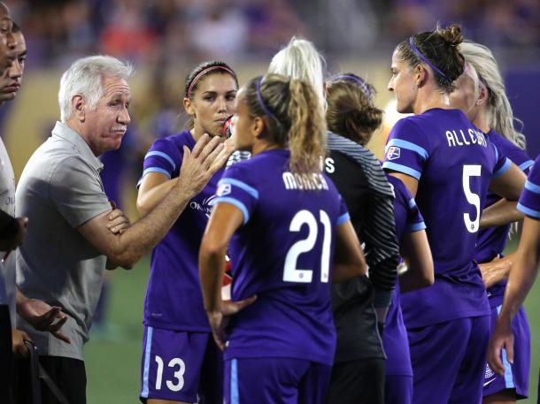 Tom Sermanni (left) coaching the Orlando Pride during game | Photo Sourced OrlandoSentinel.com