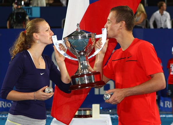 Petra Kvitova and Tomas Berdych kiss the winners' trophy after winning the 2012 Hopman Cup. | Photo: Paul Kane/Getty Images AsiaPac