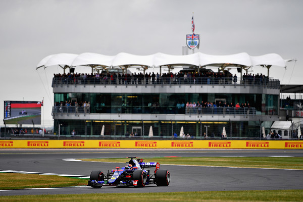 Kvyat, durante la carrera en Silverstone. Fuente: Zimbio