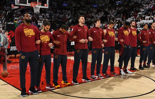 El himno prepartido antes de enfrentarse a Toronto | Foto: NBA.com