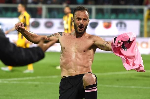 Gilardino does his tradmark violin playing celebration | Photo: GettyImages